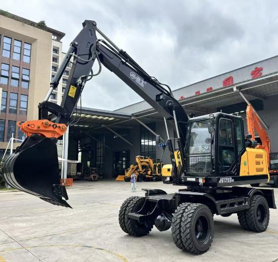 12 Ton Wheel Excavator