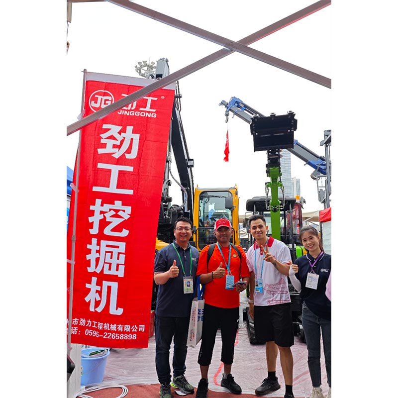 La 135ème Foire de Canton : Grande exposition de l'usine de pelles mécaniques JingGong, invite sincèrement des amis de tous horizons à visiter